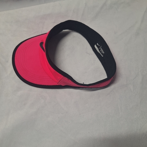 Nike sun viser feather light - Picture 2 of 5